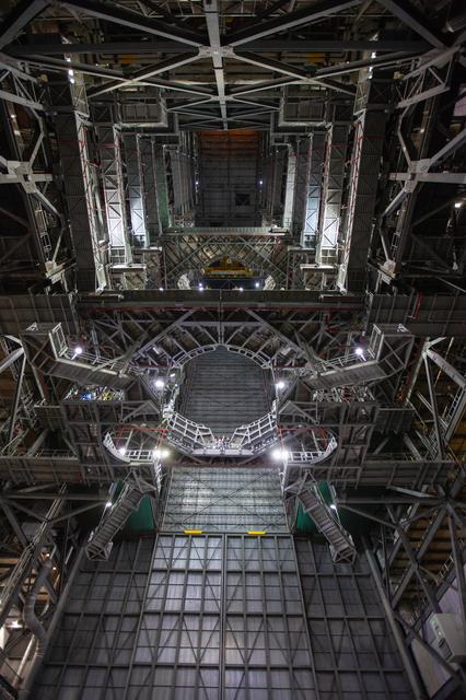 NASA image: Core State Pathfinder Training Month - Lift into High Bay 3