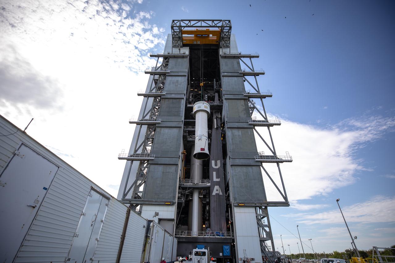 A Centaur upper stage is lifted at the Space Launch Complex 41 Vertical Integration Facility at Florida’s Cape Canaveral Air Force Station on Nov. 8, 2019, for mating to the United Launch Alliance Atlas V first stage in preparation for Boeing’s Orbital Flight Test (OFT). The uncrewed OFT mission will rendezvous and dock Boeing’s CST-100 Starliner spacecraft with the International Space Station as part of NASA’s Commercial Crew Program. Starliner will launch atop the Atlas V rocket from Space Launch Complex 41.