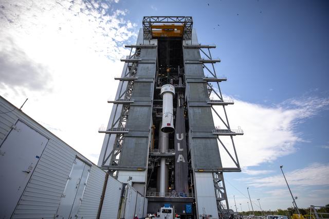 NASA image: CCP Boeing/ULA OFT OVI Stack
