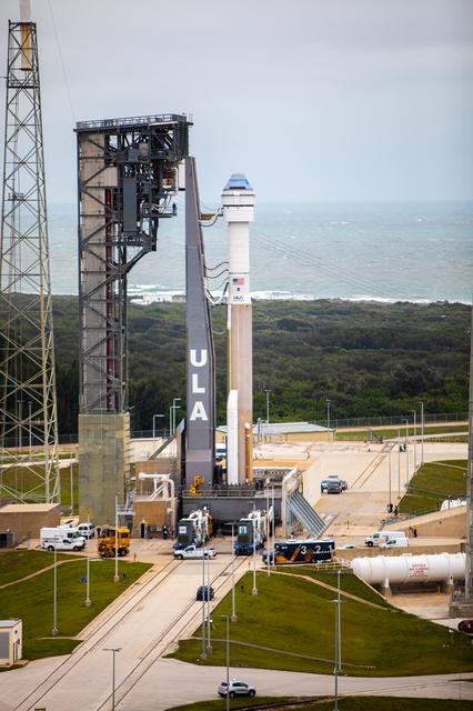 NASA image: OFT Starliner/Atlas V Roll to Pad
