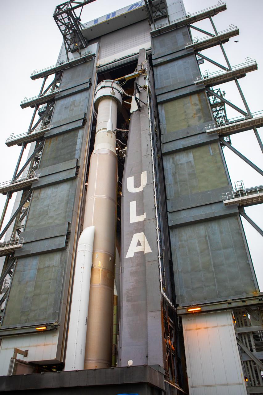 A United Launch Alliance Atlas V rocket, topped by Boeing’s CST-100 Starliner spacecraft, rolls from the Vertical Integration Facility to the launch pad at Space Launch Complex 41 at Florida’s Cape Canaveral Air Force Station, Dec. 18, 2019. Boeing’s uncrewed Orbital Flight Test will be the Starliner’s first flight to the International Space Station for NASA’s Commercial Crew Program.