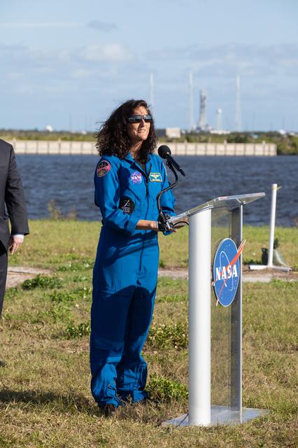 Administrator with Astronauts and KSC Center Director Briefing