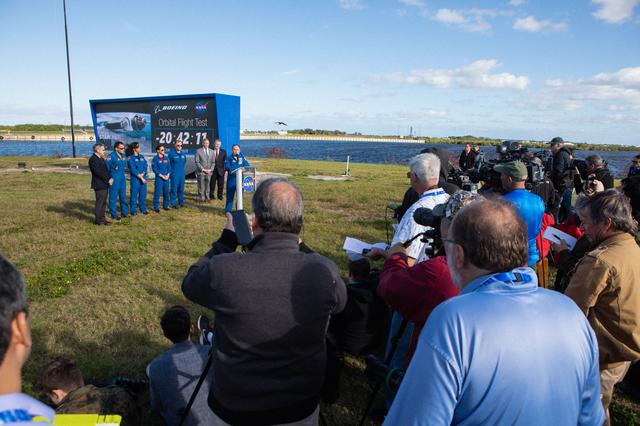 NASA image: Administrator with Astronauts and KSC Center Director Briefing
