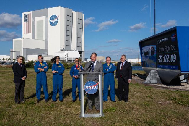 NASA image: Administrator with Astronauts and KSC Center Director Briefing