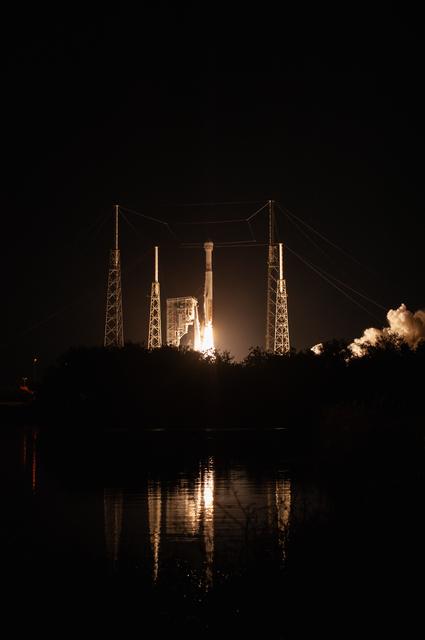 NASA image: CCP Boeing OFT ULA Rocket Liftoff