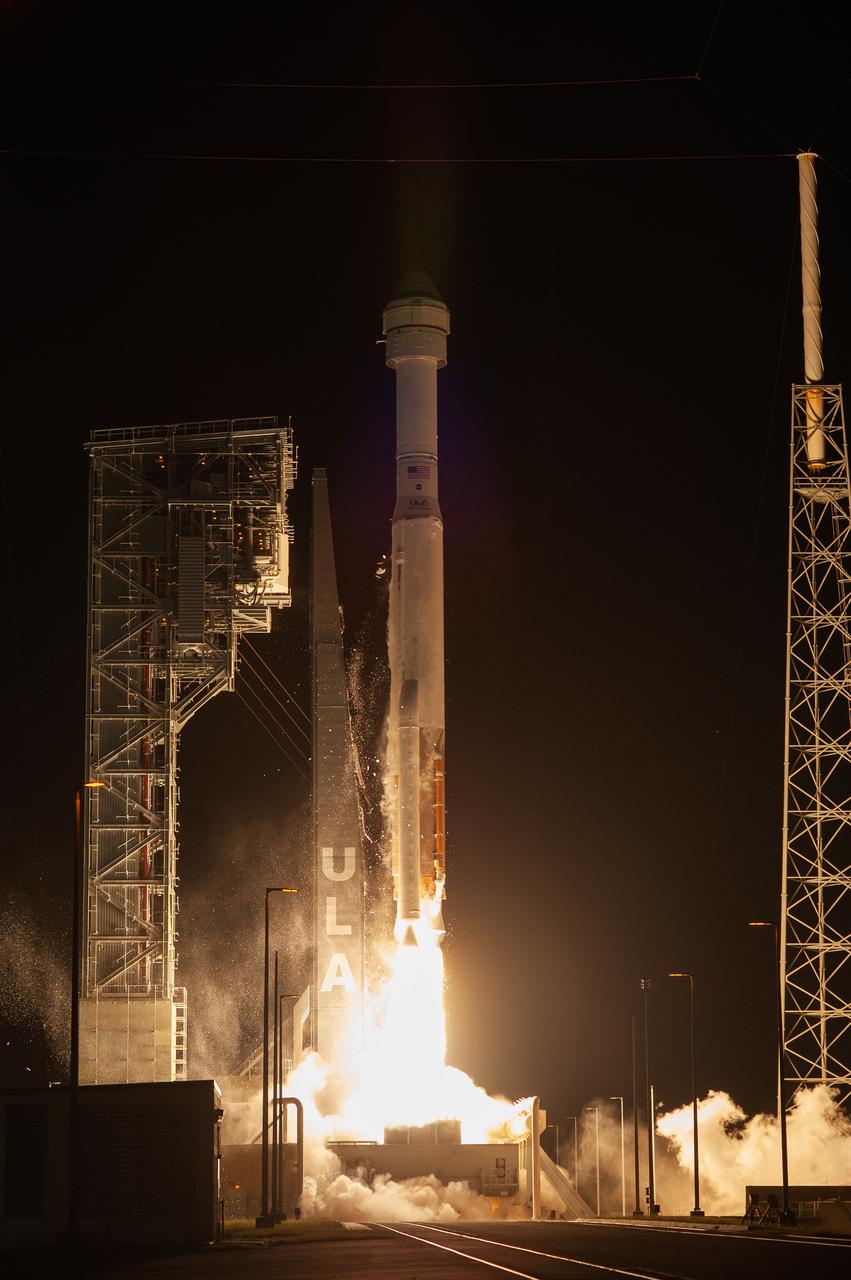 A two-stage United Launch Alliance Atlas V rocket lifts off from Space Launch Complex 41 at Cape Canaveral Air Force Station in Florida for Boeing’s Orbital Flight Test, Dec. 20, 2019. Liftoff occurred at 6:36 a.m. EST. The uncrewed Orbital Flight Test is the Starliner’s first flight for NASA’s Commercial Crew Program.