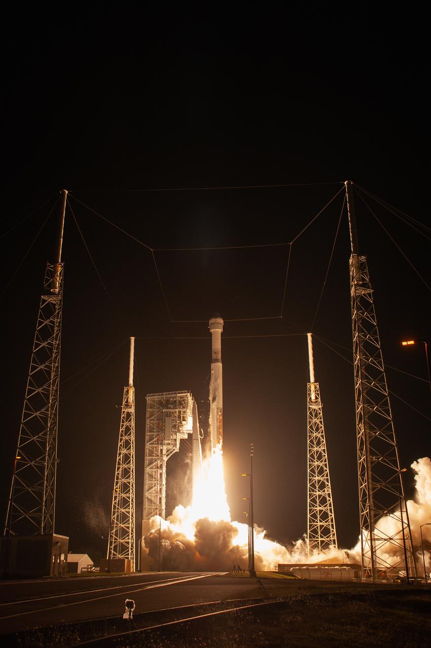 A two-stage United Launch Alliance Atlas V rocket lifts off from Space Launch Complex 41 at Cape Canaveral Air Force Station in Florida for Boeing’s Orbital Flight Test, Dec. 20, 2019. Liftoff occurred at 6:36 a.m. EST. The uncrewed Orbital Flight Test is the Starliner’s first flight for NASA’s Commercial Crew Program.