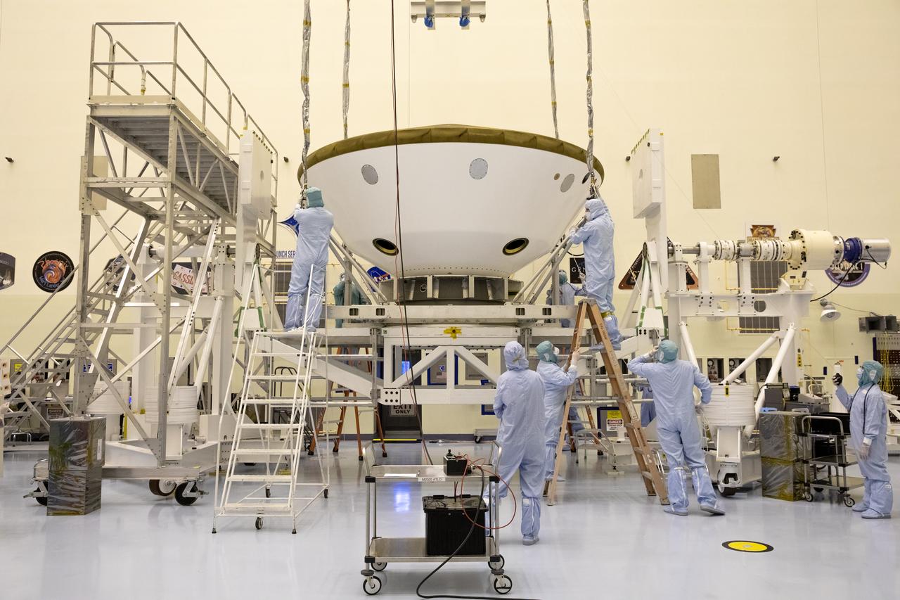 Mars 2020 Lift Activities in Payload Hazardous Serviceing Facility (PHSF)