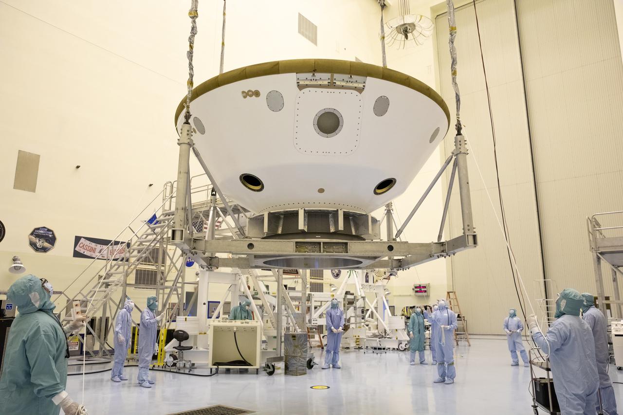 Mars 2020 Lift Activities in Payload Hazardous Serviceing Facility (PHSF)