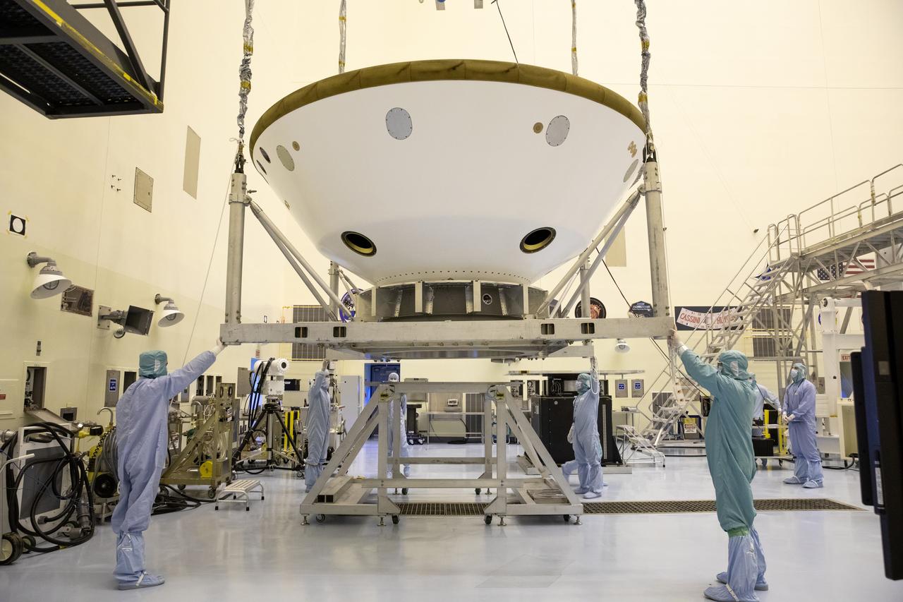 Mars 2020 Lift Activities in Payload Hazardous Serviceing Facility (PHSF)