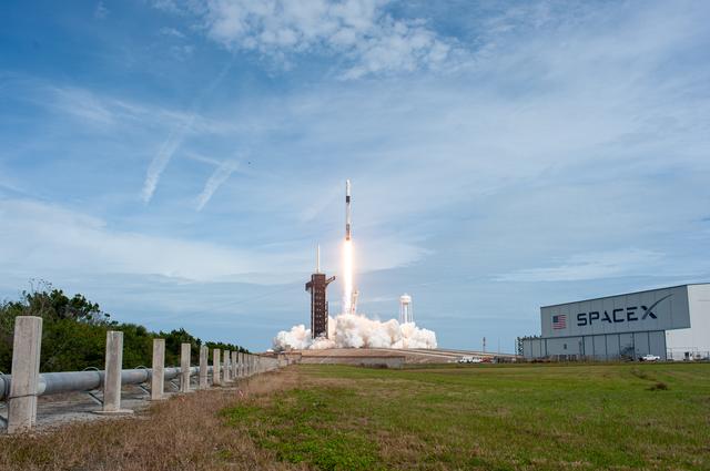 NASA image: SpaceX In-Flight Abort Test - Liftoff