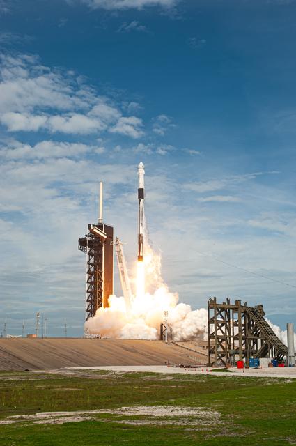 NASA image: SpaceX In-Flight Abort Test - Liftoff