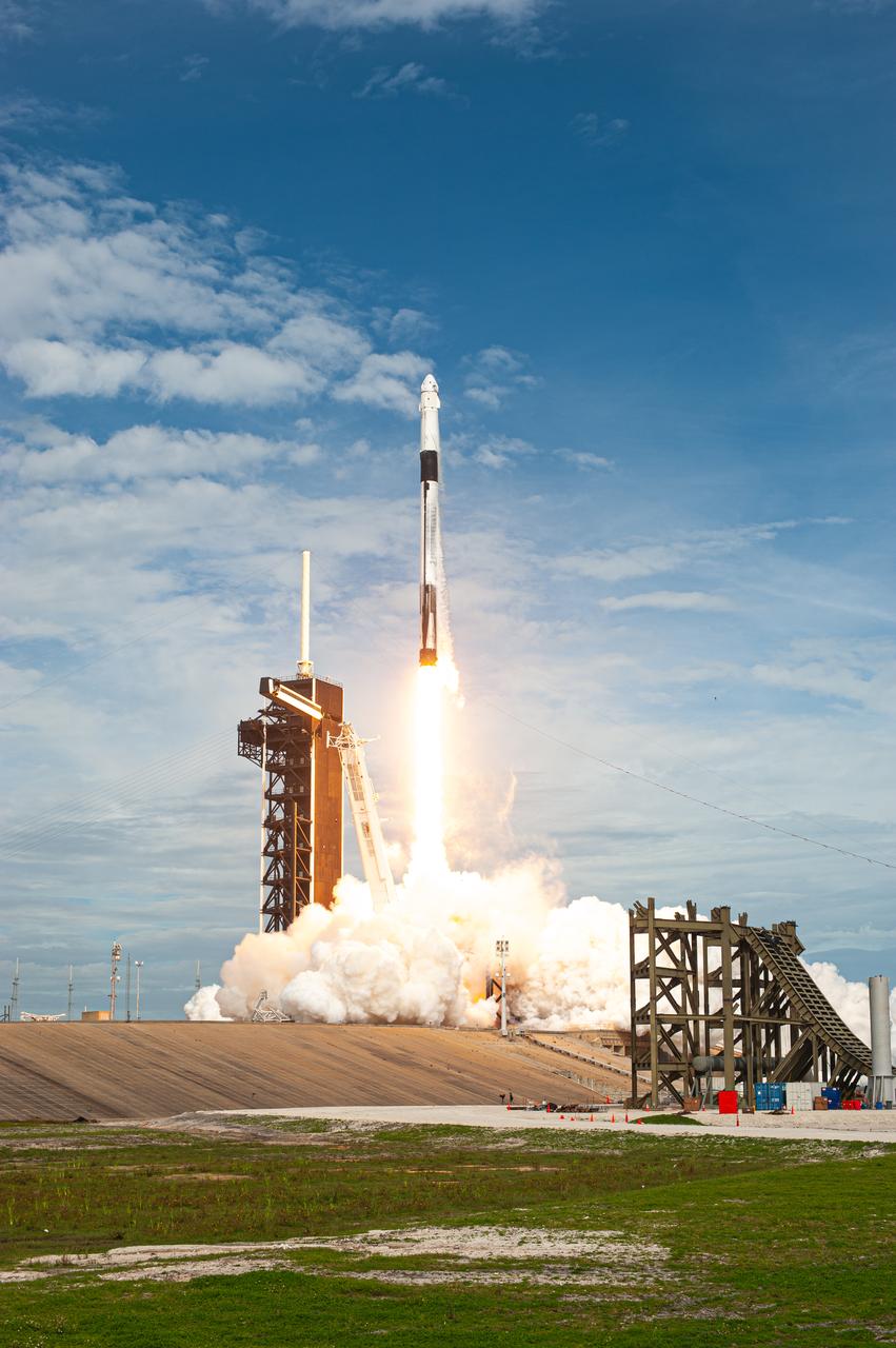 A SpaceX Falcon 9 rocket lifts off from Launch Complex 39A at NASA’s Kennedy Space Center in Florida at 10:30 a.m. EST on Jan. 19, 2020, carrying the Crew Dragon spacecraft on the company’s uncrewed In-Flight Abort Test. The flight test demonstrated the spacecraft’s escape capabilities in preparation for crewed flights to the International Space Station as part of the agency’s Commercial Crew Program. 