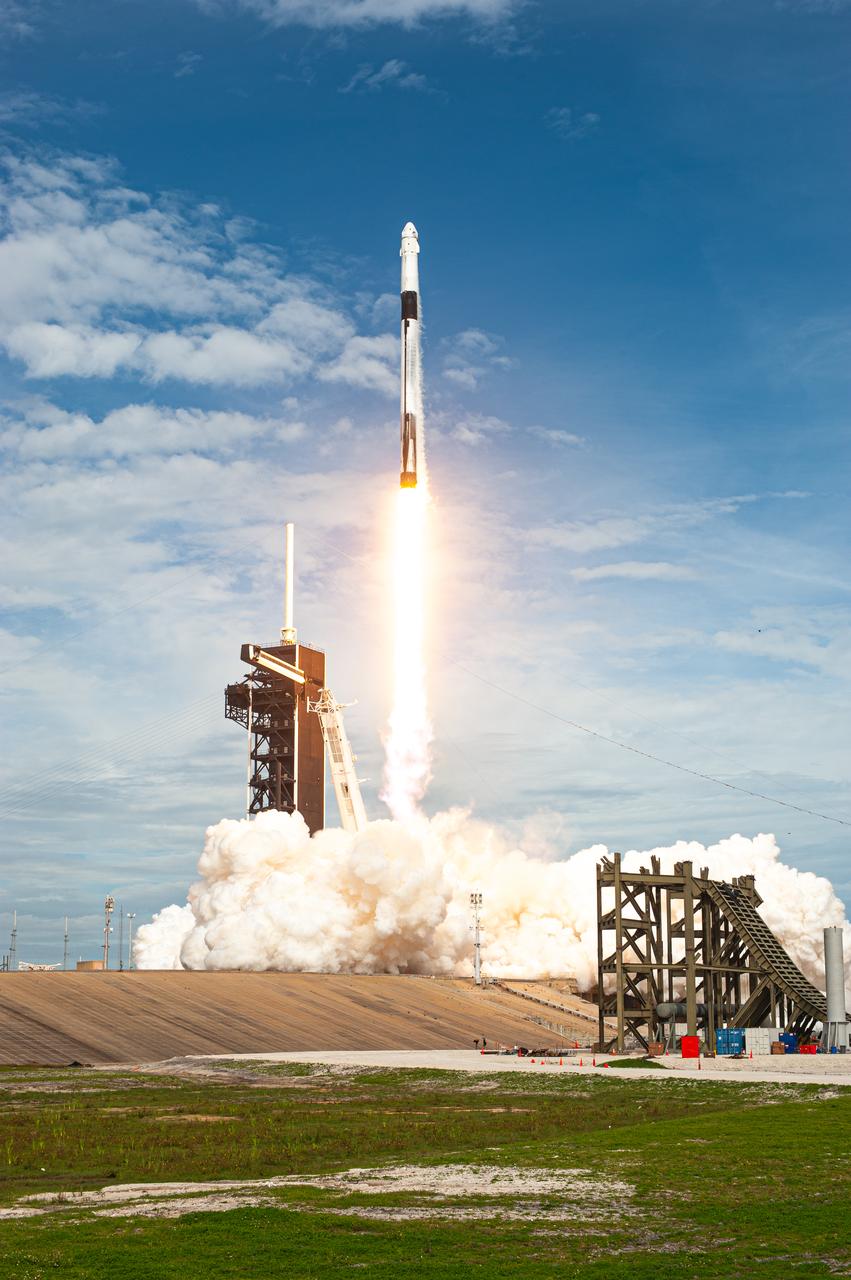 A SpaceX Falcon 9 rocket lifts off from Launch Complex 39A at NASA’s Kennedy Space Center in Florida at 10:30 a.m. EST on Jan. 19, 2020, carrying the Crew Dragon spacecraft on the company’s uncrewed In-Flight Abort Test. The flight test demonstrated the spacecraft’s escape capabilities in preparation for crewed flights to the International Space Station as part of the agency’s Commercial Crew Program. 