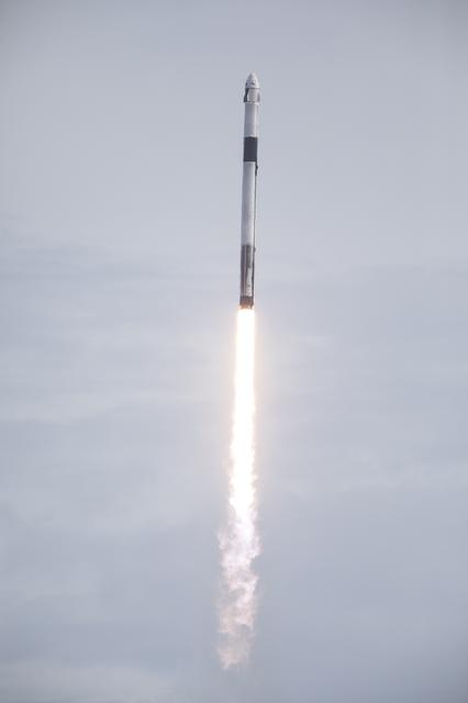NASA image: SpaceX In-Flight Abort Test - Launch, VAB