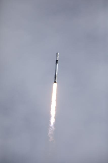 NASA image: SpaceX In-Flight Abort Test - Launch, VAB