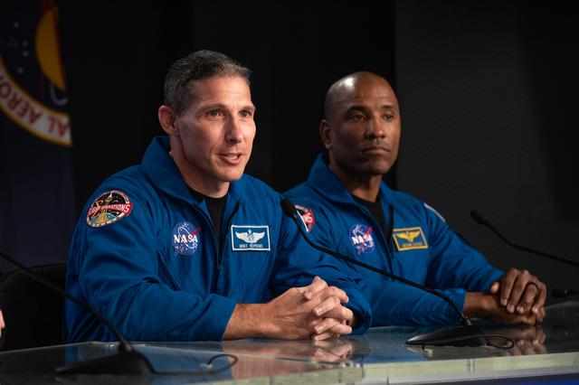 NASA image: SpaceX In-Flight Abort Test: Post-Test Media Conference