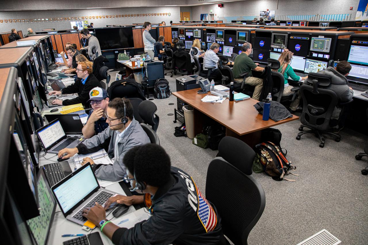 Members of the Artemis I launch team participate in a countdown simulation inside the Launch Control Center’s Firing Room 1 at NASA’s Kennedy Space Center in Florida on Feb. 3, 2020. Under the leadership of Launch Director Charlie Blackwell-Thompson, a team of nearly 100 engineers from Orion, Space Launch System (SLS) and NASA’s Exploration Ground Systems came together to work through a series of simulated challenges, as well as a final countdown procedure. During these exercises, different issues were introduced to familiarize the team with launch day operations, while providing them with an opportunity to practice how they would handle those issues in real-time. Artemis I will be the first integrated test flight of the Orion spacecraft and SLS rocket – the system that will ultimately land the first woman and the next man on the Moon.