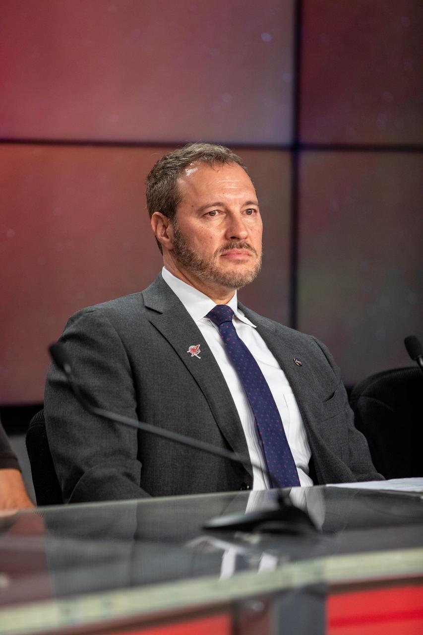 Alan Zide, Solar Orbiter Program executive, NASA Headquarters, participates in a prelaunch news conference for the Solar Orbiter mission at NASA’s Kennedy Space Center in Florida on Feb. 7, 2020. Solar Orbiter is an international cooperative mission between ESA (European Space Agency) and NASA. The mission aims to study the Sun, its outer atmosphere and solar wind. The spacecraft will provide the first images of the Sun’s poles. The spacecraft was developed by Airbus Defence and Space. NASA’s Launch Services Program based at Kennedy is managing the launch. Solar Orbiter will launch aboard a United Launch Alliance Atlas V rocket on Feb. 9, 2020, from Space Launch Complex 41 at Cape Canaveral Air Force Station.