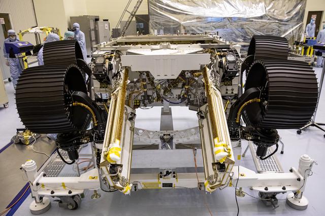 NASA image: Mars 2020 Rover Processing in PHSF - Cleaning