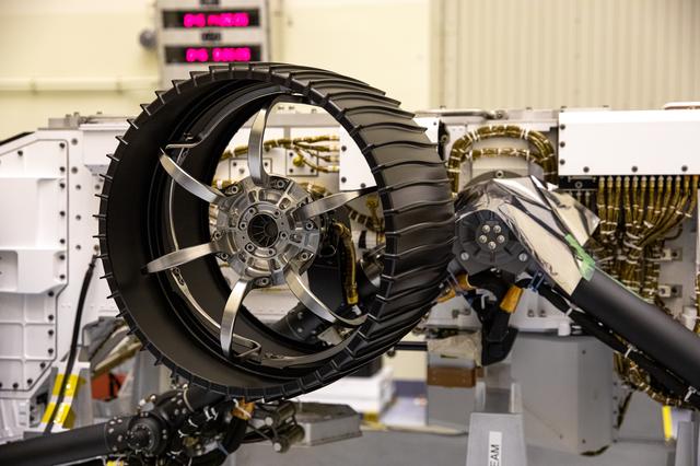 NASA image: Mars 2020 Rover Processing in PHSF - Cleaning