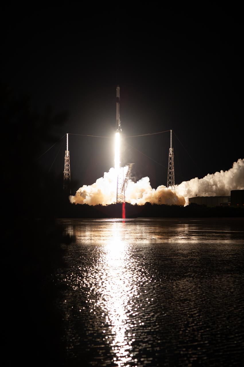 A SpaceX Falcon 9 rocket lifts off from Space Launch Complex 40 at Cape Canaveral Air Force Station in Florida at 11:50 p.m. EST on March 6, 2020, carrying the uncrewed cargo Dragon spacecraft on its journey to the International Space Station for NASA and SpaceX’s 20th Commercial Resupply Services (CRS-20) mission. Dragon will deliver more than 5,600 pounds of science investigations and cargo to the orbiting laboratory.