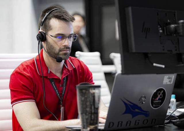 NASA image: CCP SpaceX Demo-2 Launch and Docking Sim