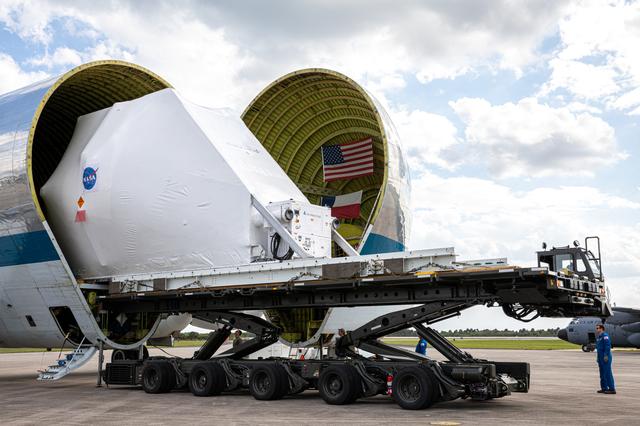 NASA image: Orion Artemis I Crew and Service Module Return to Kennedy - Offload