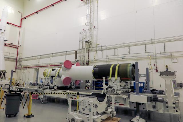 NASA image: Artemis II Abort Motor mated to Jettison Motor with Artemis I LA