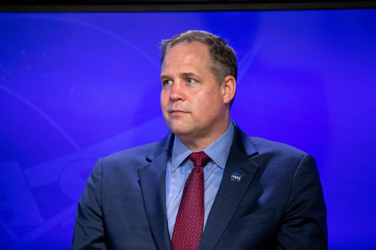 NASA Administrator Jim Bridenstine participates in a news briefing inside the Press Site auditorium at the agency’s Kennedy Space Center in Florida on May 22, 2020, following the conclusion of the flight readiness review for NASA’s SpaceX Demo-2 mission, with NASA astronauts Robert Behnken and Douglas Hurley, to the International Space Station. This will be SpaceX’s final flight test for NASA’s Commercial Crew Program. Behnken and Hurley will fly to the orbiting laboratory in a SpaceX Crew Dragon spacecraft, launching atop a Falcon 9 rocket from Kennedy’s Launch Complex 39A. Liftoff is scheduled for 4:33 p.m. EDT on Wednesday, May 27.