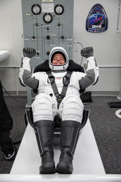 NASA image: SpaceX Demo-2 Dry Dress Rehearsal - Astronaut Suit-Up, Crew Quarters