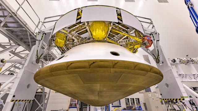NASA image: Mars 2020 Perseverance Spacecraft Stacked
