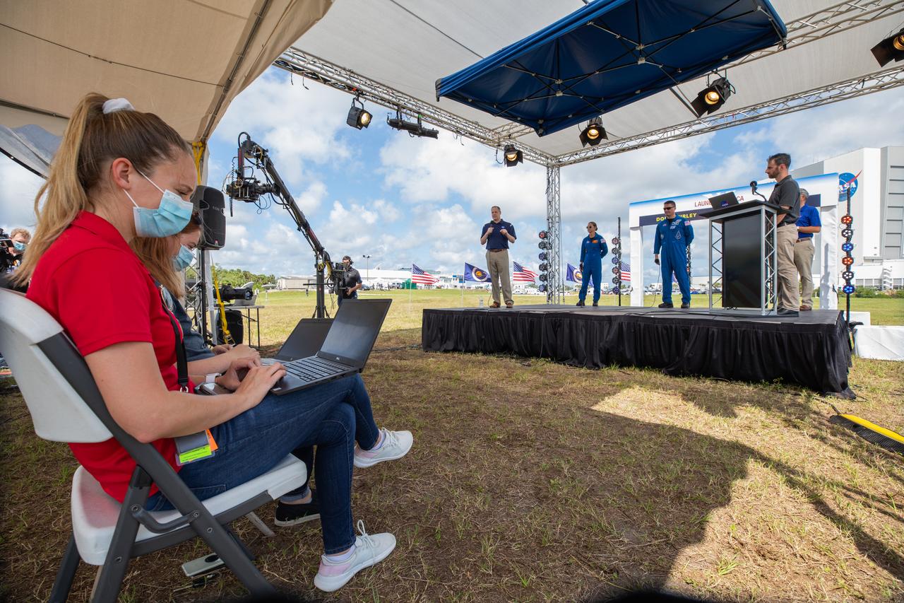 NASA Administrator Jim Bridenstine (far left) participates in a NASA Social YouTube Live briefing May 29, 2020, near the Press Site countdown clock at the agency’s Kennedy Space Center in Florida ahead of NASA’s SpaceX Demo-2 launch. Standing next to him are NASA astronauts Nicole Mann (left) and Kjell Lindgren, Kennedy Space Center Director Bob Cabana and NASA Communications’ Joshua Santora (far right). The launch, initially scheduled for May 27, was scrubbed due to unfavorable weather conditions. The next launch attempt is Saturday, May 30. A SpaceX Falcon 9 rocket and Crew Dragon spacecraft are scheduled to lift off from Kennedy’s Launch Complex 39A, carrying NASA astronauts Robert Behnken and Douglas Hurley to the International Space Station. This will mark the first launch of astronauts from U.S. soil to the space station since the conclusion of the Space Shuttle Program in 2011. Part of the agency’s Commercial Crew Program, this will be SpaceX’s final flight test, paving the way for NASA to certify the crew transportation system for regular, crewed flights to the orbiting laboratory. Liftoff is scheduled for 3:22 p.m. EDT.