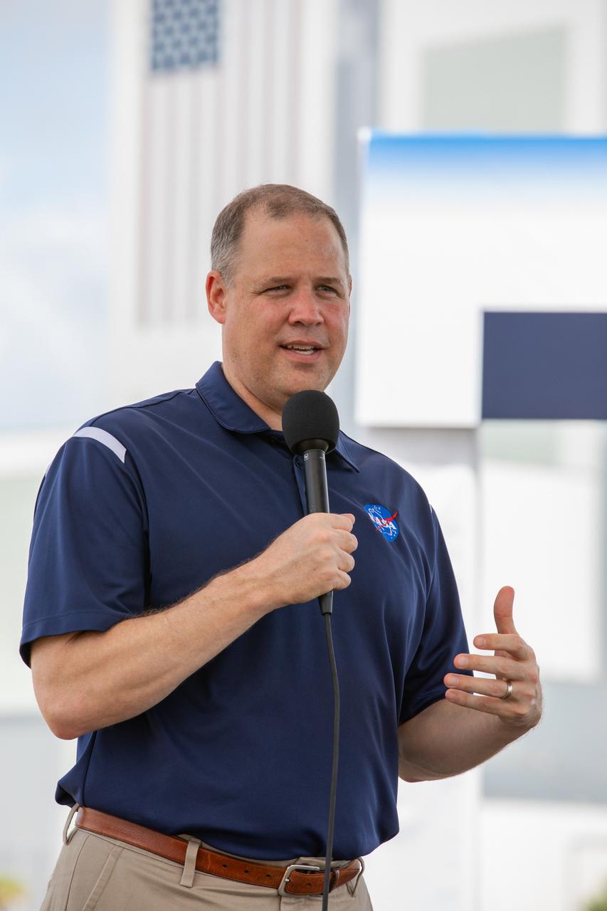 NASA Administrator Jim Bridenstine participates in a NASA Social YouTube Live briefing May 29, 2020, near the Press Site countdown clock at the agency’s Kennedy Space Center in Florida ahead of NASA’s SpaceX Demo-2 launch. The launch, initially scheduled for May 27, was scrubbed due to unfavorable weather conditions. The next launch attempt is Saturday, May 30. A SpaceX Falcon 9 rocket and Crew Dragon spacecraft are scheduled to lift off from Kennedy’s Launch Complex 39A, carrying NASA astronauts Robert Behnken and Douglas Hurley to the International Space Station. This will mark the first launch of astronauts from U.S. soil to the space station since the conclusion of the Space Shuttle Program in 2011. Part of the agency’s Commercial Crew Program, this will be SpaceX’s final flight test, paving the way for NASA to certify the crew transportation system for regular, crewed flights to the orbiting laboratory. Liftoff is scheduled for 3:22 p.m. EDT.