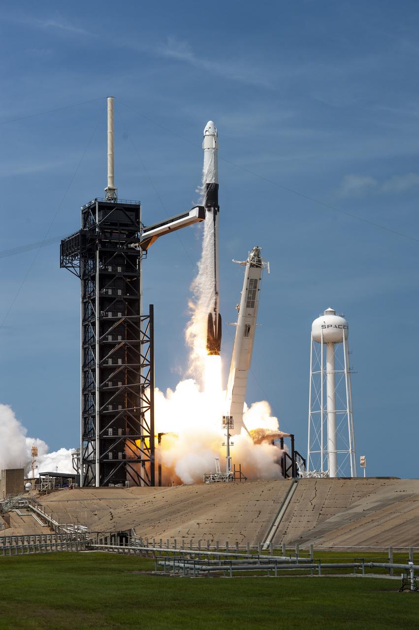 A SpaceX Falcon 9 rocket and Crew Dragon spacecraft lifts off from Launch Complex 39A at NASA’s Kennedy Space Center in Florida on May 30, 2020, carrying NASA astronauts Robert Behnken and Douglas Hurley to the International Space Station for the agency’s SpaceX Demo-2 mission. Liftoff occurred at 3:22 p.m. EDT. Behnken and Hurley are the first astronauts to launch from U.S. soil to the space station since the end of the Space Shuttle Program in 2011. Part of NASA’s Commercial Crew Program, this will be SpaceX’s final flight test, paving the way for the agency to certify the crew transportation system for regular, crewed flights to the orbiting laboratory.