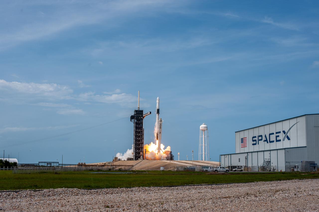 A SpaceX Falcon 9 rocket and Crew Dragon spacecraft lifts off from Launch Complex 39A at NASA’s Kennedy Space Center in Florida on May 30, 2020, carrying NASA astronauts Robert Behnken and Douglas Hurley to the International Space Station for the agency’s SpaceX Demo-2 mission. Liftoff occurred at 3:22 p.m. EDT. Behnken and Hurley are the first astronauts to launch from U.S. soil to the space station since the end of the Space Shuttle Program in 2011. Part of NASA’s Commercial Crew Program, this will be SpaceX’s final flight test, paving the way for the agency to certify the crew transportation system for regular, crewed flights to the orbiting laboratory.