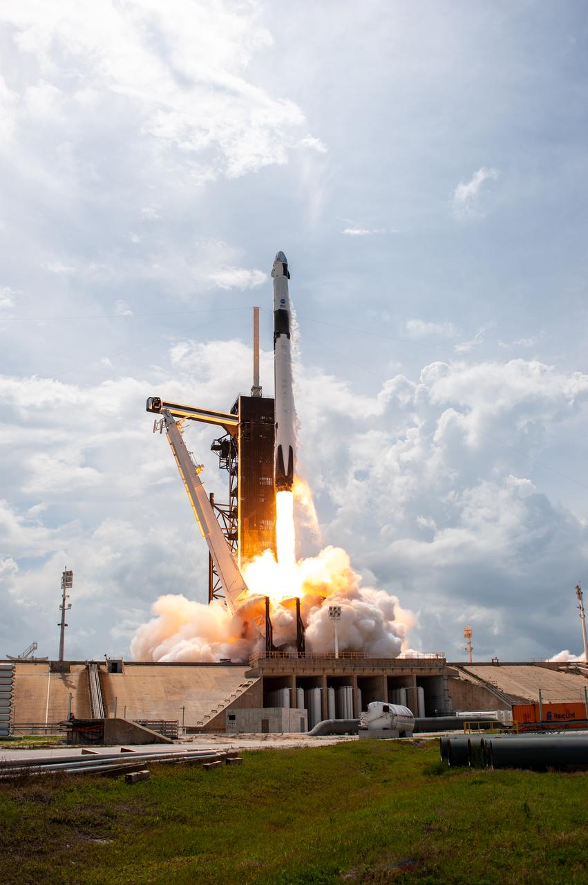 A SpaceX Falcon 9 rocket and Crew Dragon spacecraft lifts off from Launch Complex 39A at NASA’s Kennedy Space Center in Florida on May 30, 2020, carrying NASA astronauts Robert Behnken and Douglas Hurley to the International Space Station for the agency’s SpaceX Demo-2 mission. Liftoff occurred at 3:22 p.m. EDT. Behnken and Hurley are the first astronauts to launch from U.S. soil to the space station since the end of the Space Shuttle Program in 2011. Part of NASA’s Commercial Crew Program, this will be SpaceX’s final flight test, paving the way for the agency to certify the crew transportation system for regular, crewed flights to the orbiting laboratory.
