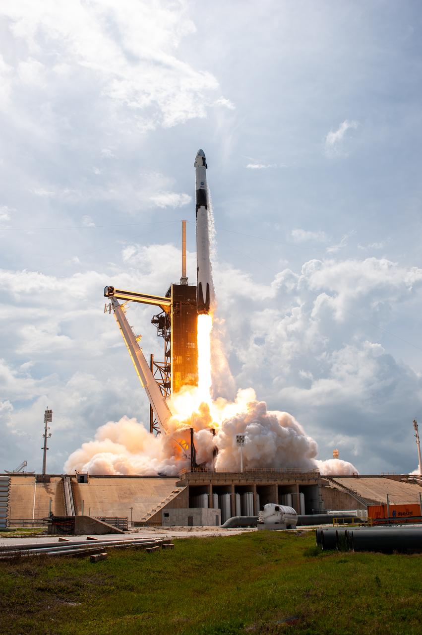 A SpaceX Falcon 9 rocket and Crew Dragon spacecraft lifts off from Launch Complex 39A at NASA’s Kennedy Space Center in Florida on May 30, 2020, carrying NASA astronauts Robert Behnken and Douglas Hurley to the International Space Station for the agency’s SpaceX Demo-2 mission. Liftoff occurred at 3:22 p.m. EDT. Behnken and Hurley are the first astronauts to launch from U.S. soil to the space station since the end of the Space Shuttle Program in 2011. Part of NASA’s Commercial Crew Program, this will be SpaceX’s final flight test, paving the way for the agency to certify the crew transportation system for regular, crewed flights to the orbiting laboratory.