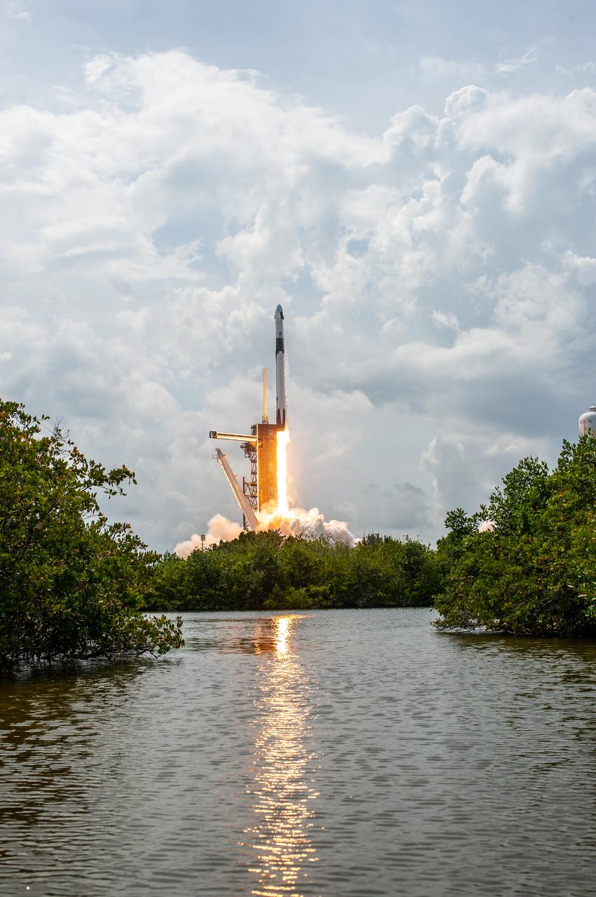 A SpaceX Falcon 9 rocket and Crew Dragon spacecraft lifts off from Launch Complex 39A at NASA’s Kennedy Space Center in Florida on May 30, 2020, carrying NASA astronauts Robert Behnken and Douglas Hurley to the International Space Station for the agency’s SpaceX Demo-2 mission. Liftoff occurred at 3:22 p.m. EDT. Behnken and Hurley are the first astronauts to launch from U.S. soil to the space station since the end of the Space Shuttle Program in 2011. Part of NASA’s Commercial Crew Program, this will be SpaceX’s final flight test, paving the way for the agency to certify the crew transportation system for regular, crewed flights to the orbiting laboratory.