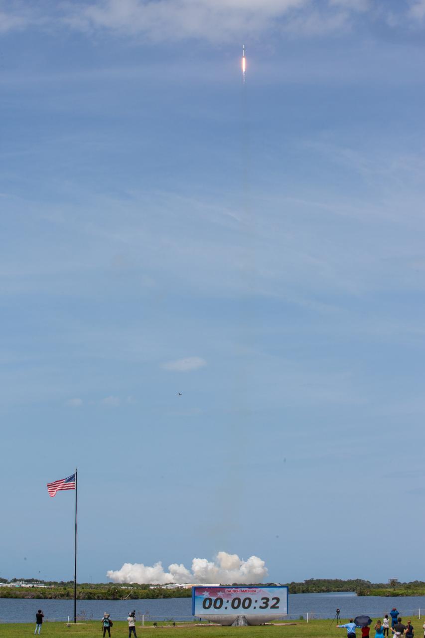 A SpaceX Falcon 9 rocket soars upward after lifting off from historic Launch Complex 39A at NASA’s Kennedy Space Center in Florida on May 30, 2020, carrying NASA astronauts Robert Behnken and Douglas Hurley to the International Space Station in a SpaceX Crew Dragon capsule for the agency’s SpaceX Demo-2 mission. Liftoff occurred at 3:22 p.m. EDT. Behnken and Hurley are the first astronauts to launch from U.S. soil to the space station since the end of the Space Shuttle Program in 2011. Part of NASA’s Commercial Crew Program, this will be SpaceX’s final flight test, paving the way for the agency to certify the crew transportation system for regular, crewed flights to the orbiting laboratory.