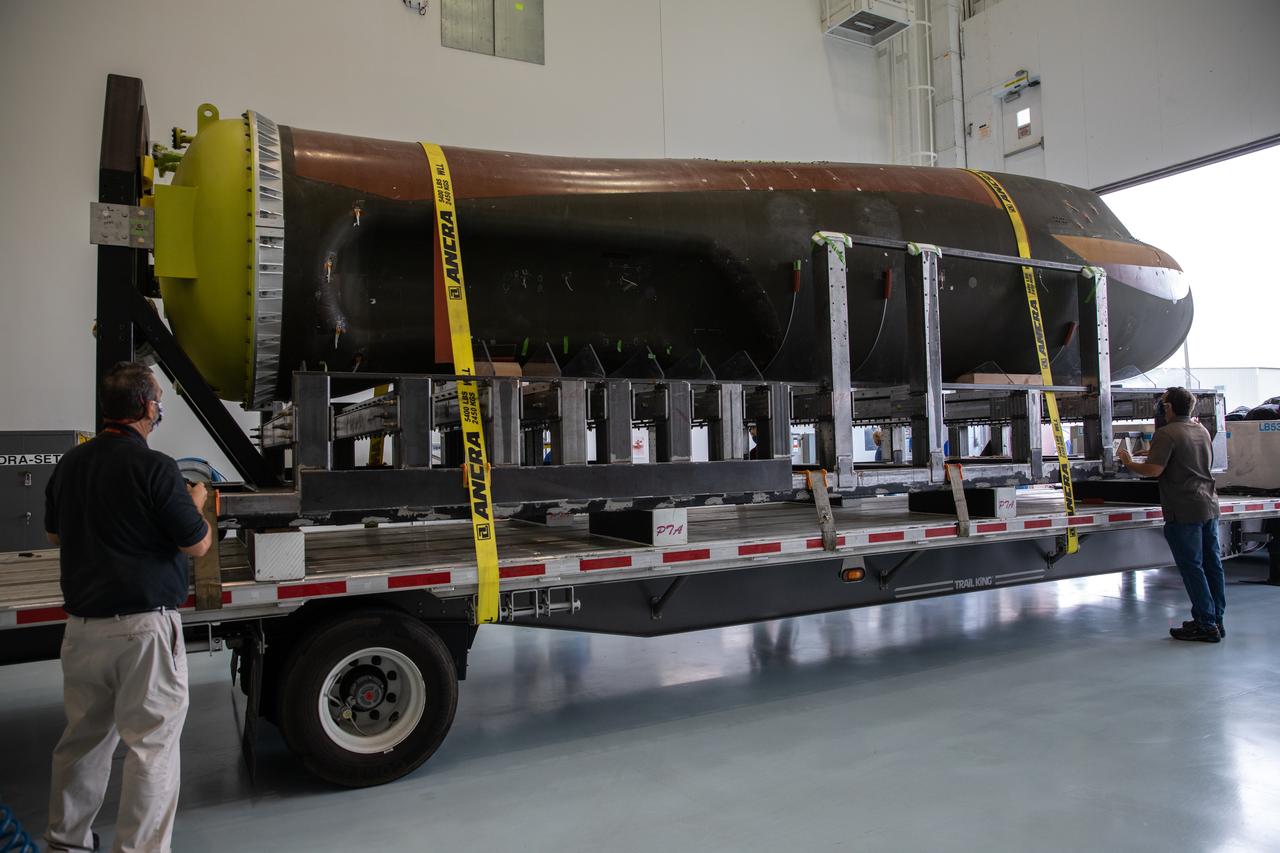 Sierra Nevada Corporation’s (SNC) Dream Chaser pressure test article is moved into the low bay of the Space Station Processing Facility at NASA’s Kennedy Space Center in Florida on June 3, 2020. The test article was shipped from Louisville, Colorado. It is similar to the actual pressurized cabin being used in the Dream Chaser spaceplane for Commercial Resupply Services-2 (CRS-2) missions. NASA selected Dream Chaser to provide cargo delivery, return and disposal service for the International Space Station under the CRS-2 contract. The test article will remain at Kennedy while SNC engineers use it to develop and verify refurbishment operations that will be used on Dream Chaser between flights.