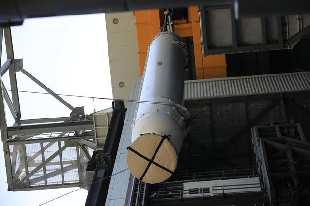 NASA image: Mars 2020 SRB 3 Preparations for Lift and Mate
