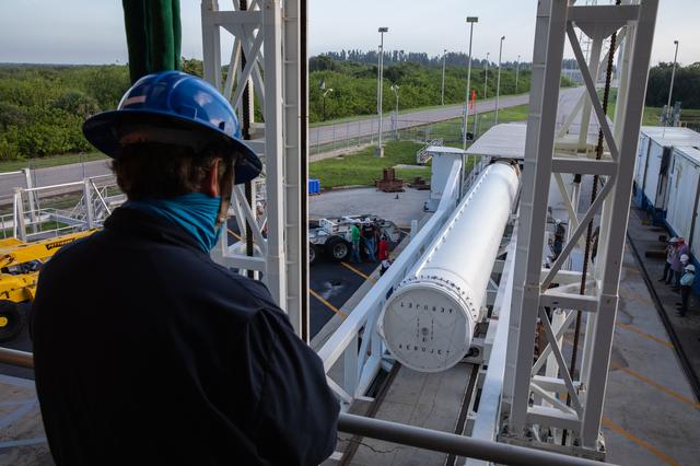 NASA image: Mars 2020 SRB #4 Preparations for Lift and Mate