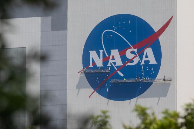 NASA image: VAB Painting and Nature