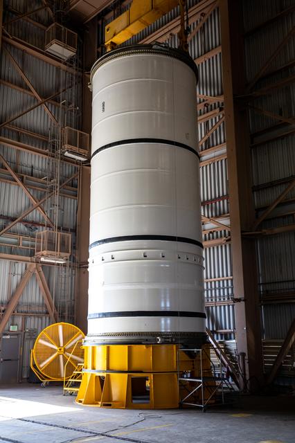 NASA image: Artemis I Booster Segment Mate Pinning