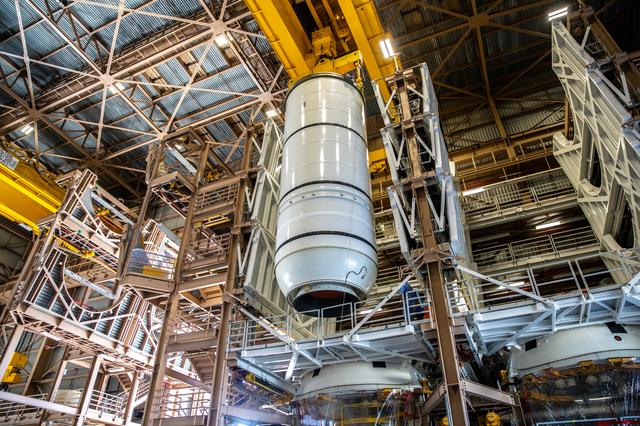 NASA image: Artemis I Booster Segment Mate Pinning