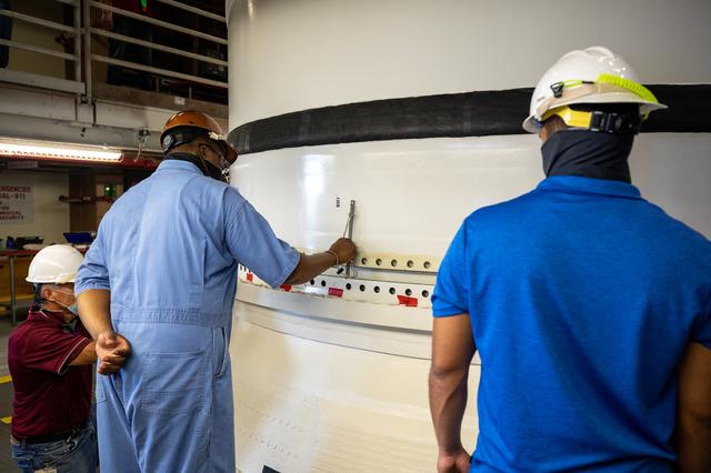 NASA image: Artemis I Booster Segment Mate Pinning