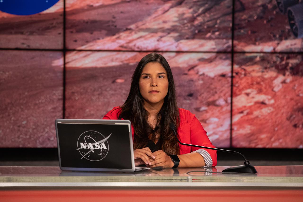NASA Public Affairs Specialist Kristi Irastorza hosts a “Mars 2020 Social Media Q&A: En Español” program on Wednesday, July 22, at NASA’s Kennedy Space Center in Florida. The event featured representatives from NASA’s Launch Services Program (LSP) and NASA’s Jet Propulsion Laboratory. The Mars Perseverance rover is scheduled to lift off aboard a United Launch Alliance Atlas V 541 rocket from Cape Canaveral Air Force Station’s Space Launch Complex 41 on Thursday, July 30. The two-hour window opens at 7:50 a.m. EDT. LSP, based at Kennedy, is managing the launch.