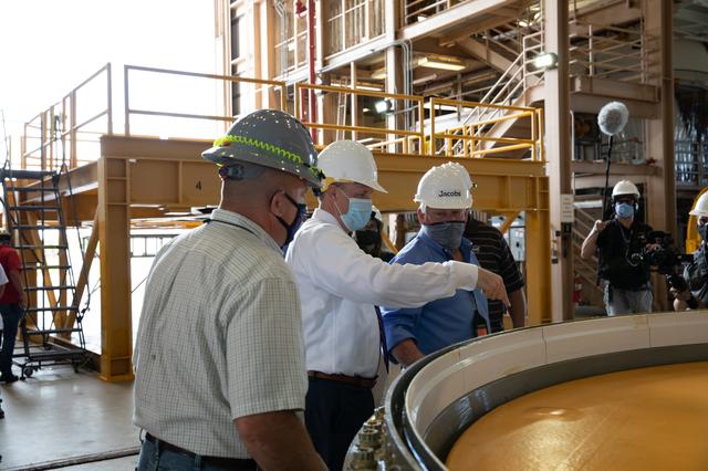 NASA Administrator, Jim Bridenstine, Views Artemis Booster Proce