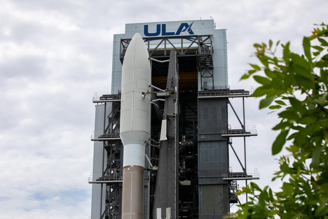 The United Launch Alliance Atlas V 541 rocket, carrying NASA’s Mars Perseverance rover and Ingenuity helicopter, rolls out from the Vertical Integration Facility and moves along to the launch pad at Space Launch Complex 41 at Cape Canaveral Air Force Station on July 28, 2020. First motion was at 10:24 a.m. EDT. Launch of the Mars 2020 mission is scheduled for July 30. The rover is part of NASA’s Mars Exploration Program, a long-term effort of robotic exploration of the Red Planet. The rover will search for habitable conditions in the ancient past and signs of past microbial life on Mars. The Launch Services Program at Kennedy is responsible for launch management.